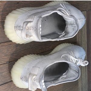 Authentic Yeezy Boost 350 V2 Triple White